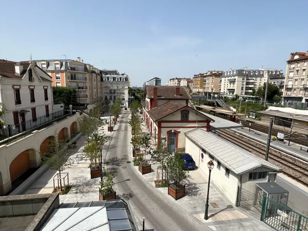 Loue 3 pièces de 53m², rénové et meublé, proche gare et centre La Garenne Colombes, disponible mi ao