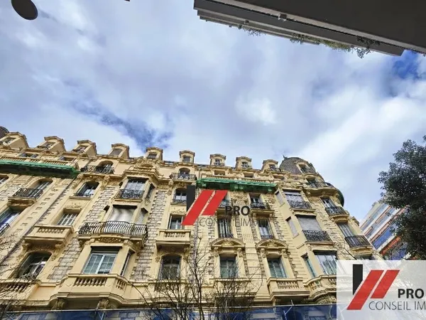 Local professionnel 110 m²