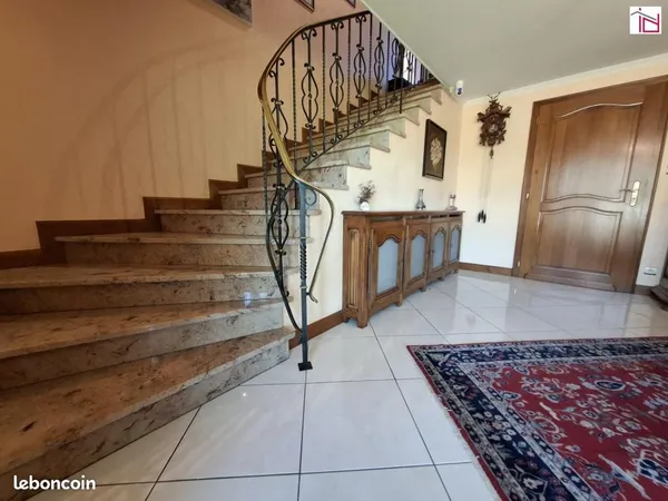 Maison 7 pièces 177 m²