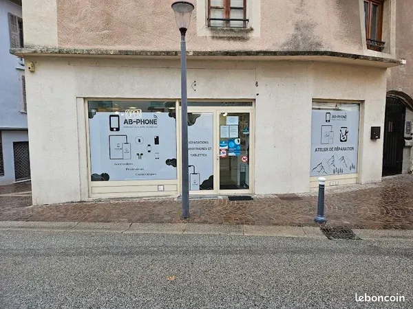 A vendre local commercial ( mur + fond de commerce )
