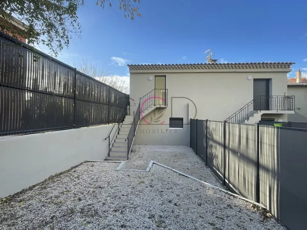 APPARTEMENT TYPE 2 DE 31.42M2 + JARDIN - CLIMATISATION - SEC