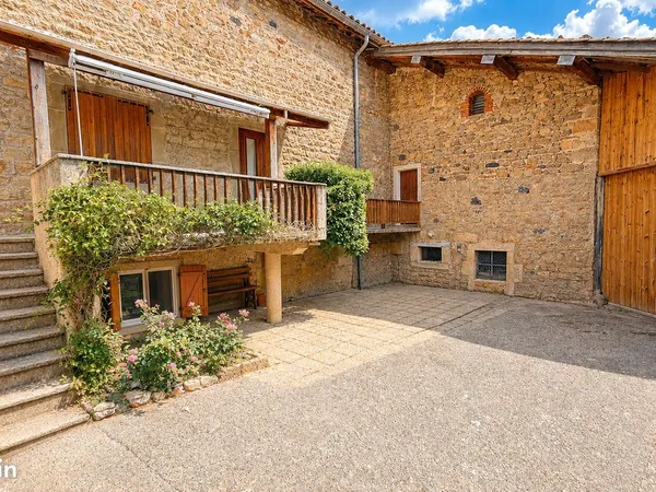 Maison 10 pièces 145 m²
