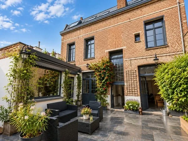 MAISON BOURGEISE