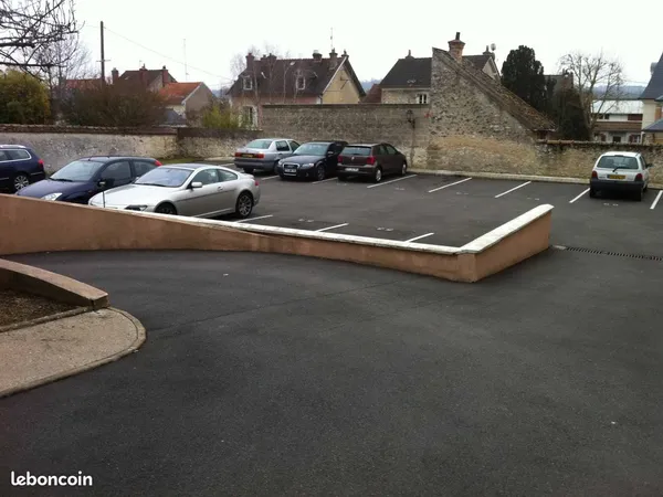 Loue Parking dans résidence sécurisée 100m GARE FONTAINEBLEAU AVON RER D