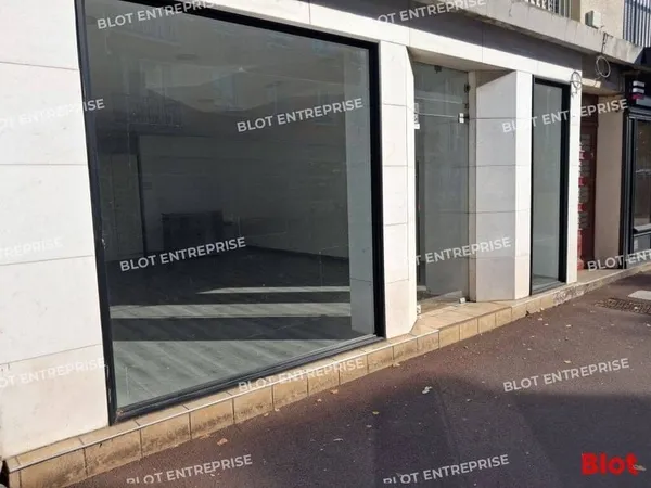 Local commercial 75 m²