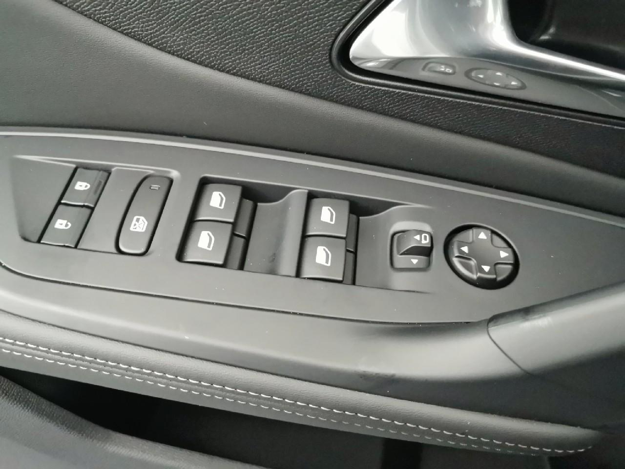 Peugeot 308 hybrid 145 e-dcs6 allure — photo 26