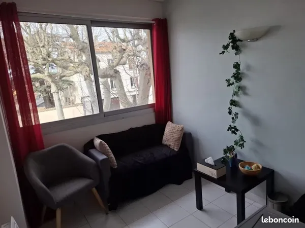 Bureau et espace de travail Location Castelnaudary  9m² 350€