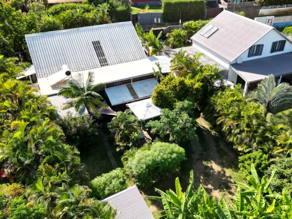 Maison Saint Gilles Les Hauts 6 pièce(s) 112.96 m2