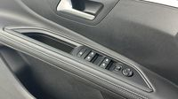 Peugeot 5008 1.2 PureTech 130ch S&S Allure Pack — photo 16