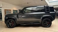 Land-Rover Defender 110 2.0 P300e PHEV X-Dynamic SE — photo 8