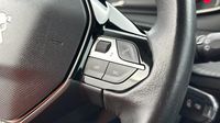 Peugeot 2008 1.2 PureTech 100ch S&S Style — photo 18