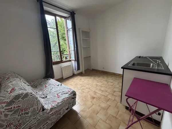La Mulatière, Studio au calme côté cour