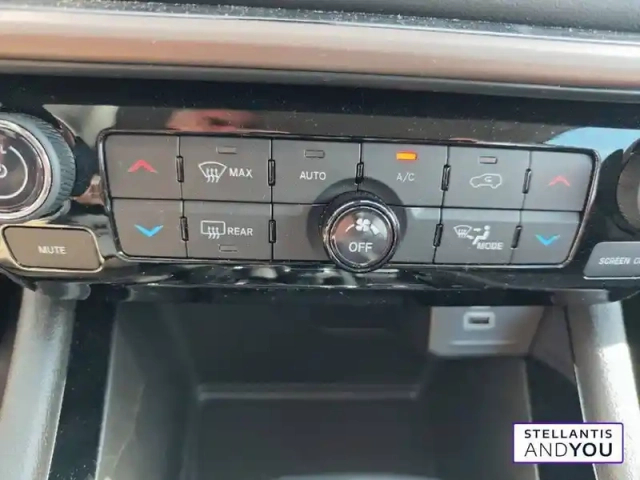 Jeep Compass 1.3 phev t4 240 ch 4xe eawd — photo 26