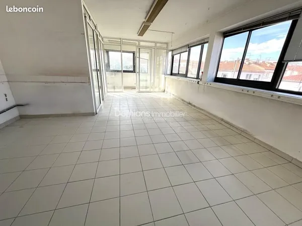 Bureaux 72 m²