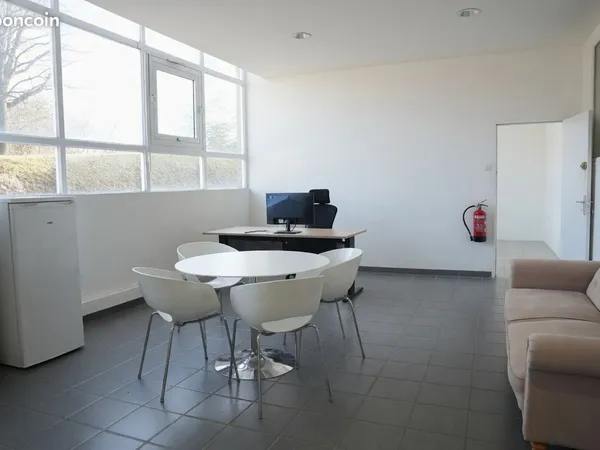 Bureaux & Entrepôts à louer à Limoges - 10/m² HT - Disponible immédiatement - Site sécurisé