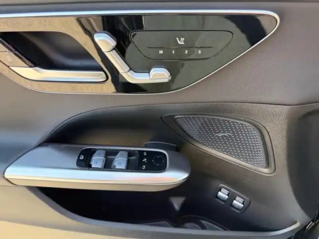 Mercedes Classe C 300 e hybrid eq berli — photo 12
