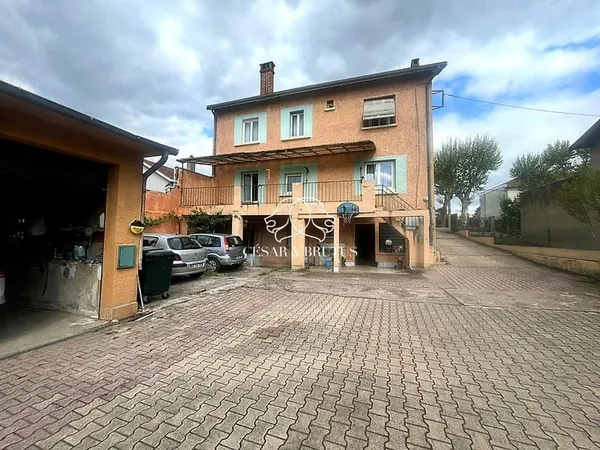 IMMEUBLE DE RAPPORT - 415m² - PARCELLE 1033m²