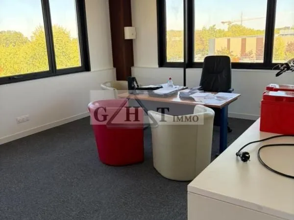 Bureaux 236 m²