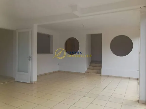 Bureaux 98 m²