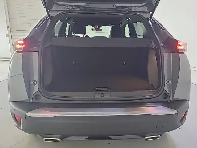 Peugeot 2008 hybrid 145 e-dcs6 — photo 6