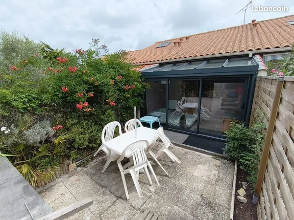 Appartement meublé tout équipé Terrasse privative, Parking & Piscine