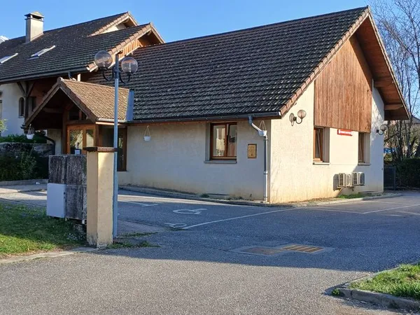 Location local professionnel 130 m² Gilly/Isère 1700/mois
