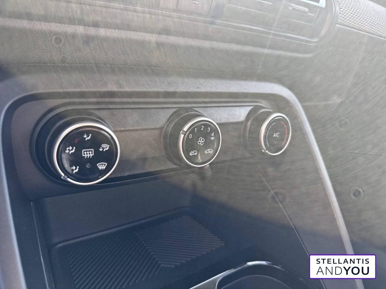 Citroën C3 hybride 110 ch automatique plus — photo 18