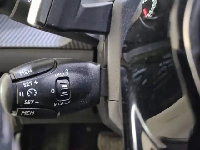 Peugeot 208 puretech 100 s&amp;s eat8 — photo 53