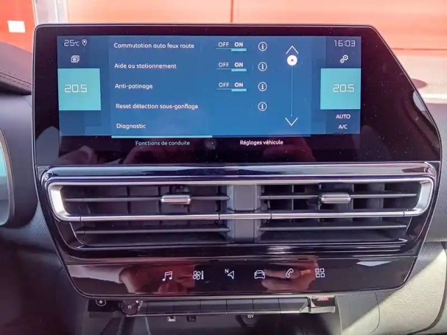 Citroën C5 Aircross hybride rechargeable 225 e-eat8 — photo 22