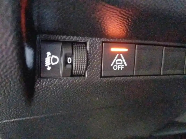Peugeot 208 puretech 75 s&amp;s bvm5 — photo 59