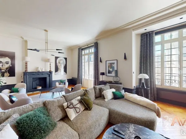 Appartement 5 pièces 178 m²