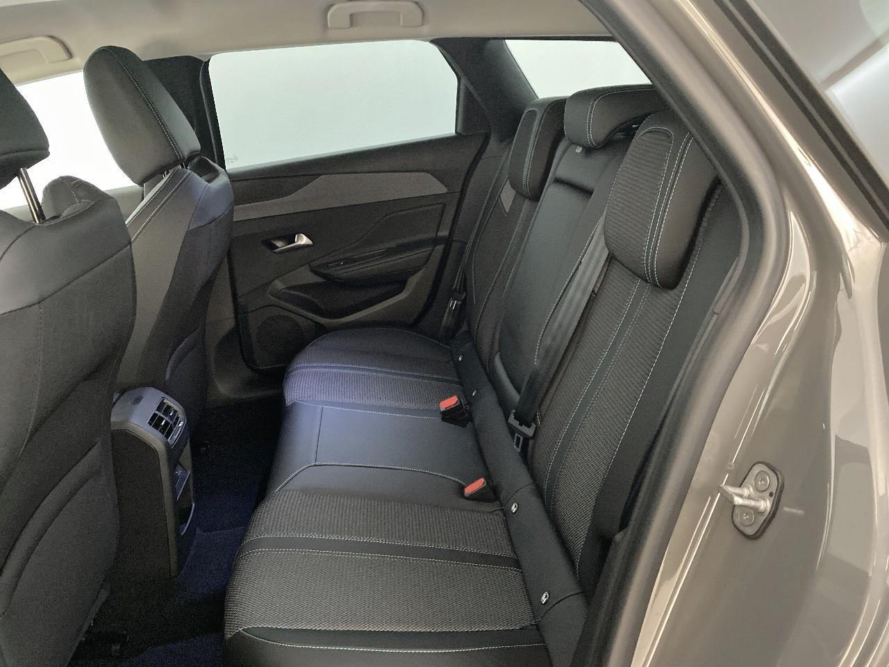 Peugeot 308 sw hybrid 145 e-dcs6 allure — photo 10