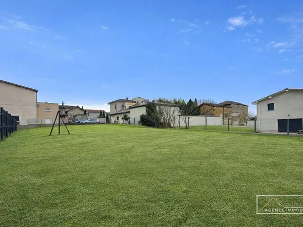 Terrain constructible 579 m²