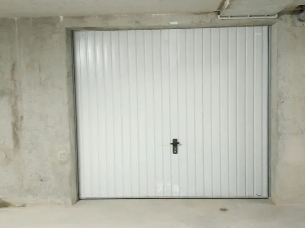 Garage/box 25 m² Saint Denis Les Bourg