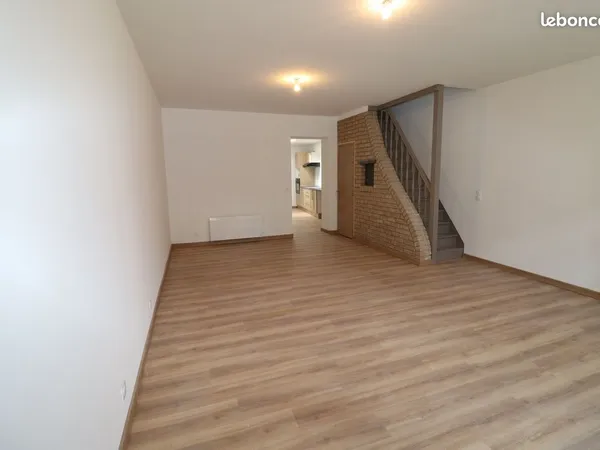 Maison mitoyenne rénovée 110 m² 2 chambres