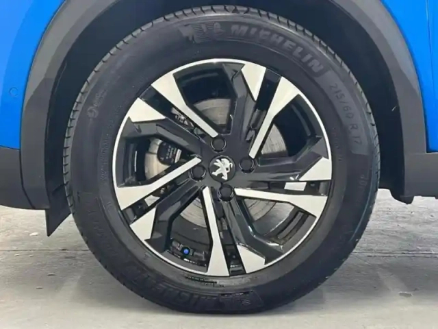 Peugeot 2008 e- 136ch gt — photo 20