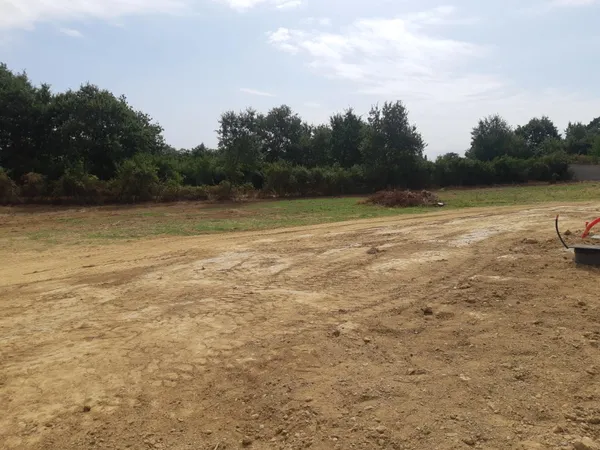 Terrain 700 m²