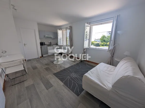 Appartement MEUBLE Saint Cyr Sur Loire 2 pièce(s) 23.67 m2