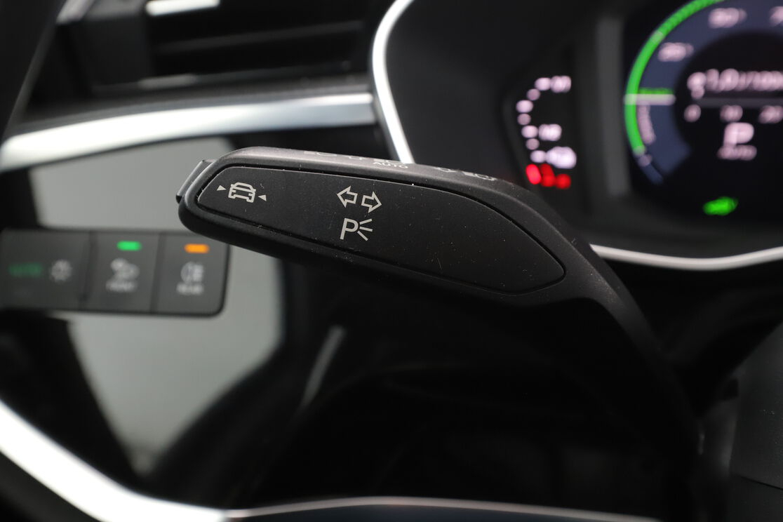 Audi Q3 Sportback 45 TFSIe S Line S Tronic — photo 10