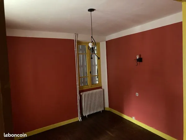 Maison 150 m2 et maison 35m2 centre village, divers possibilité