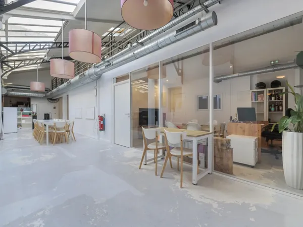 Immeuble de bureaux indépendant - Sous verrière - Louise Michel - LEVALLOIS-PERRET
