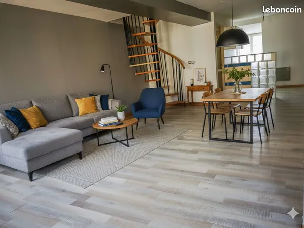 Appartement en duplex à louer en centre ville de Cambrai proche place et jardin public