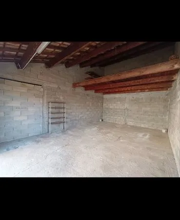 Local d’activité et entrepôt Location Gallargues-le-Montueux 1p 60m² 390€