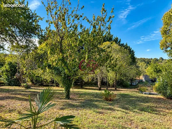 Terrain 775 m² YVRAC