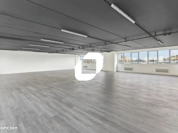 Bureau 190 m²