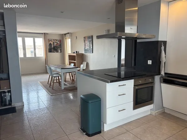 EXCLUSIVITE Appartement rénové, 2 chambres, 72 m², dernier étage
