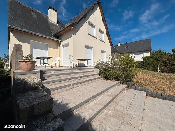 Pavillon 10 pièces 147 m²