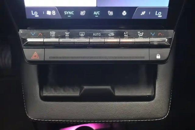 Renault Megane e-tech ev60 220 ch optimum charge — photo 32