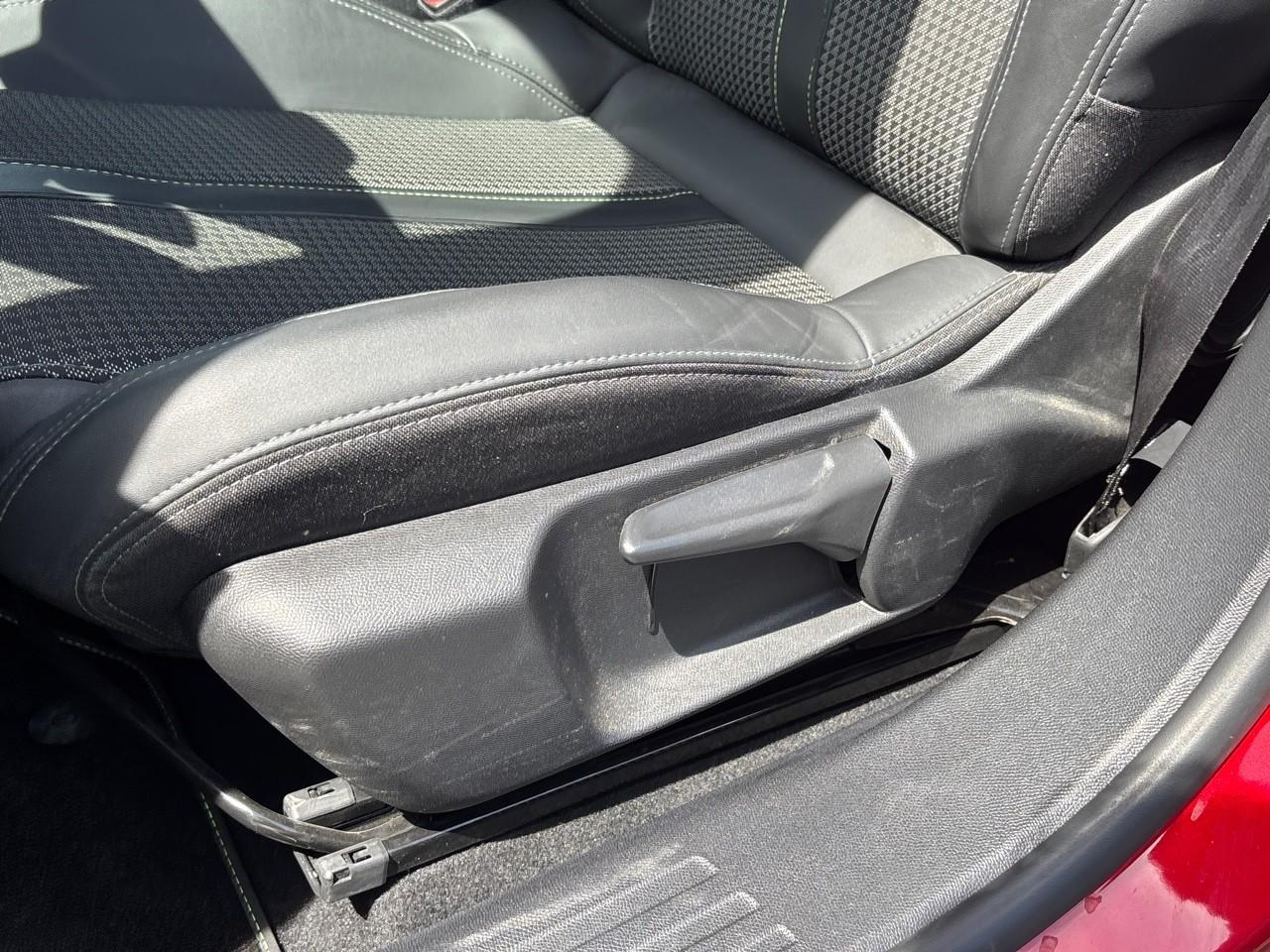 Peugeot 2008 1.2 puretech 130ch s&s gt eat8 — photo 27