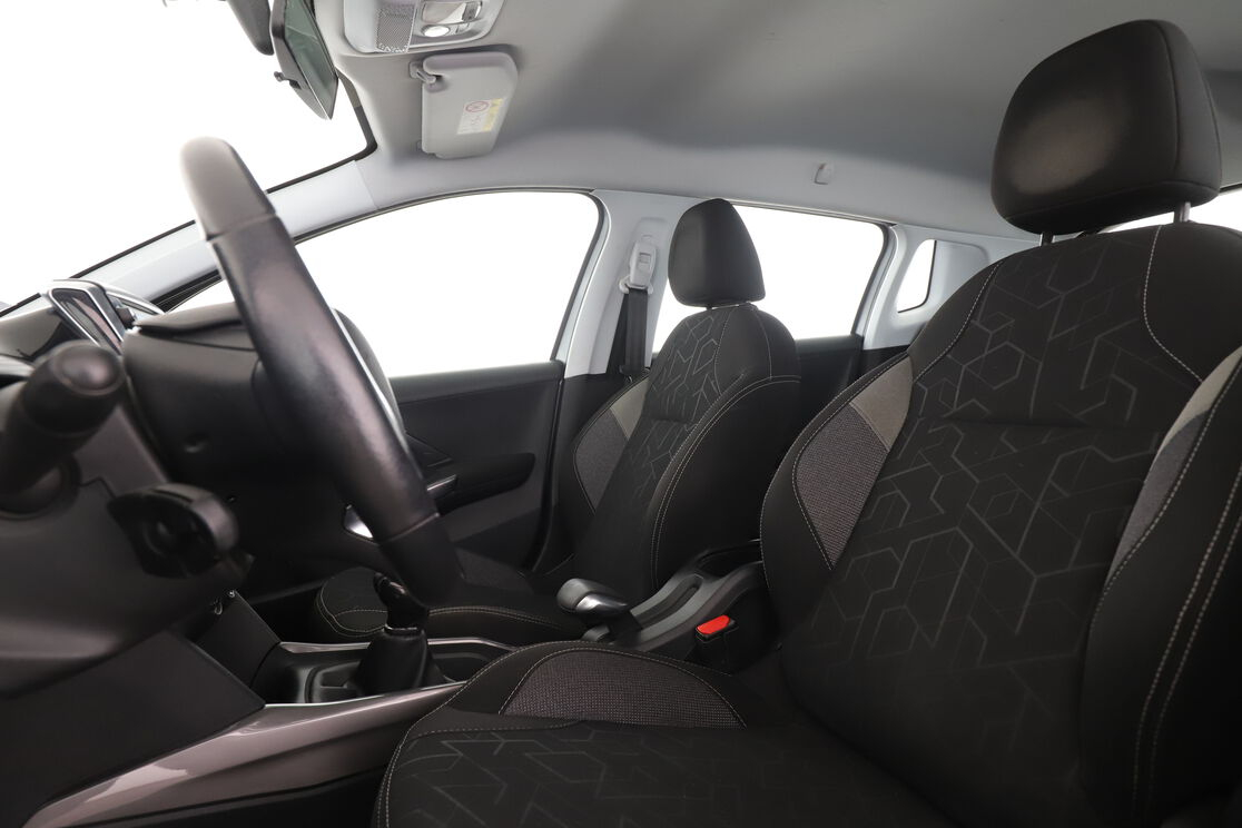Peugeot 2008 1.6 Blue-HDi Active Business — photo 9